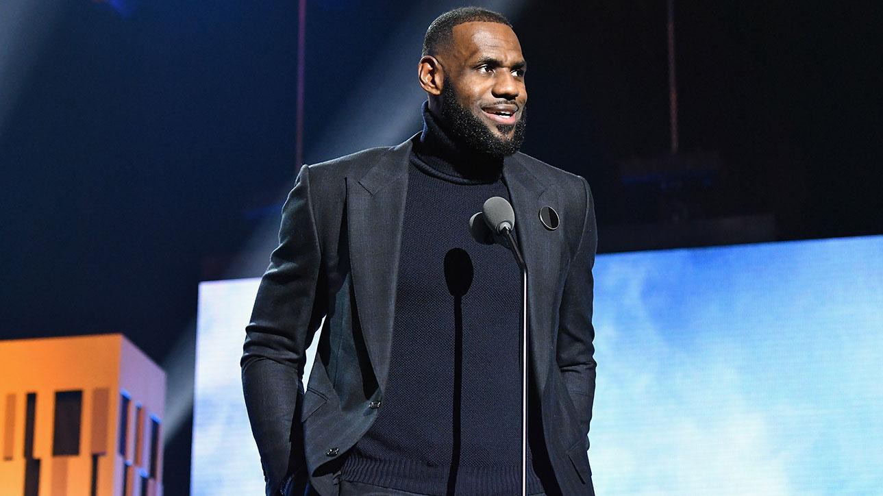 Lộ diện Top 100 người nổi tiếng kiếm tiền giỏi nhất 2018, LeBron James đứng tận hạng 17