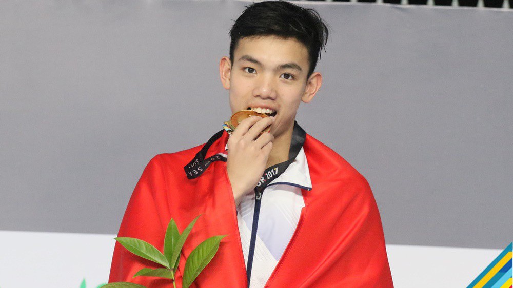Hướng đến ASIAD 2018, Nguyễn Huy Hoàng thắng Nguyễn Hữu Kim Sơn, lập KLQG ấn tượng