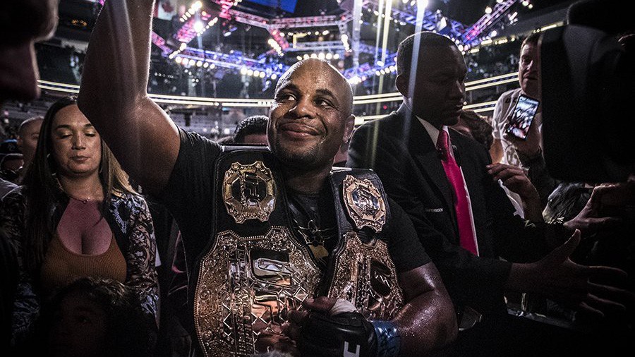 Daniel Cormier xác nhận trận đấu với Brock Lesnar sẽ là trận đấu cuối cùng