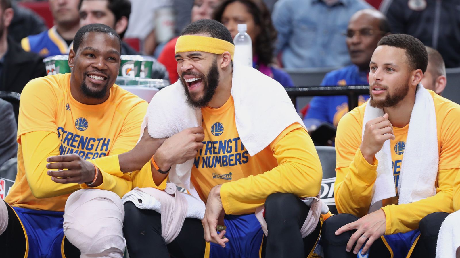 "Thánh nhọ" JaVale McGee gia nhập cùng "Thánh quẩy" Lance Stephenson và LeBron James tại Lakers
