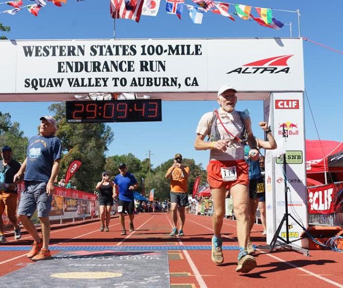 Ông già 73 tuổi lập kỷ lục chạy 100 dặm Western States 2018 - Ảnh 4. Ông già 73 tuổi lập kỷ lục chạy 100 dặm Western States 2018 - Ảnh 4.