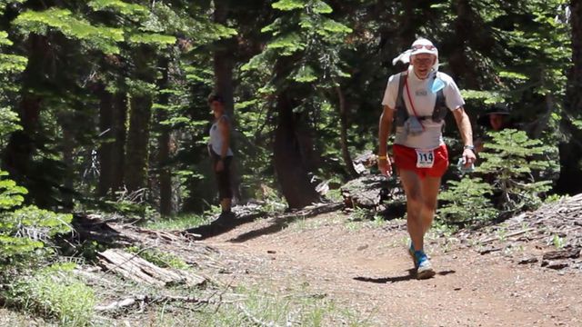 Ông già 73 tuổi lập kỷ lục chạy 100 dặm Western States 2018