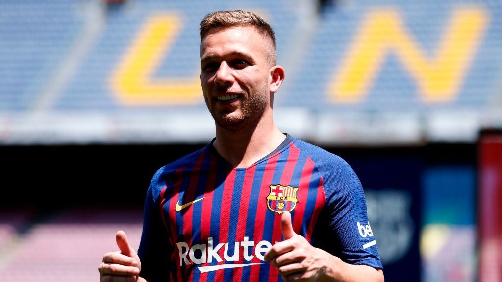 Hé lộ kế hoạch tân trang đội hình của Barca liên quan đến cả Messi, Busquets và Pique - Ảnh 5. Hé lộ kế hoạch tân trang đội hình của Barca liên quan đến cả Messi, Busquets và Pique - Ảnh 5.