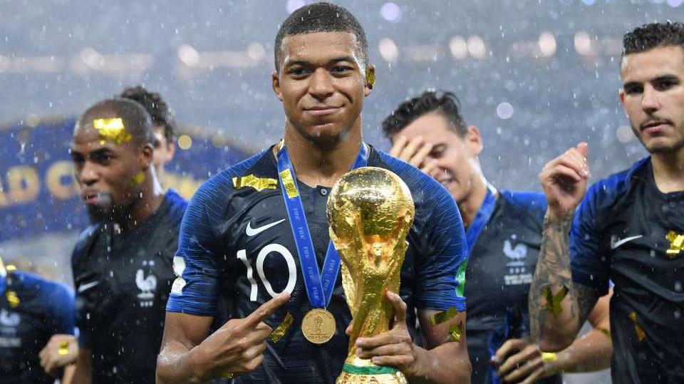 Tiết lộ ĐT Pháp giấu chấn thương của Mbappe trước trận bán kết World Cup