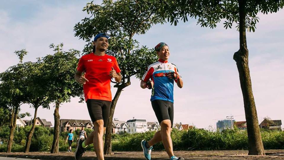 Những thầy cô giáo chạy marathon khiến học trò "lác mắt" nể phục
