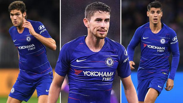 Sarri giữ các ngôi sao ở lại và đội hình đá trận mở màn của Chelsea dần hé lộ?