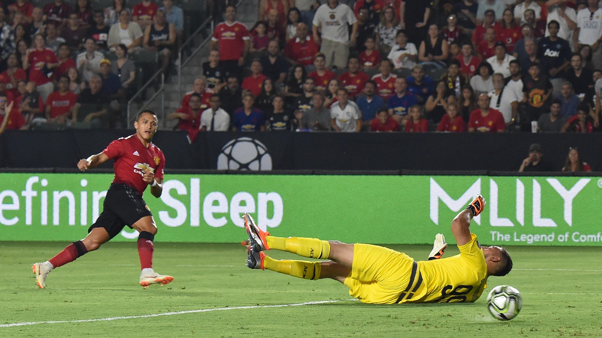 Video: 13 loạt sút luân lưu 11m khó tin mới phân định trận Man Utd - Milan ở ICC Cup