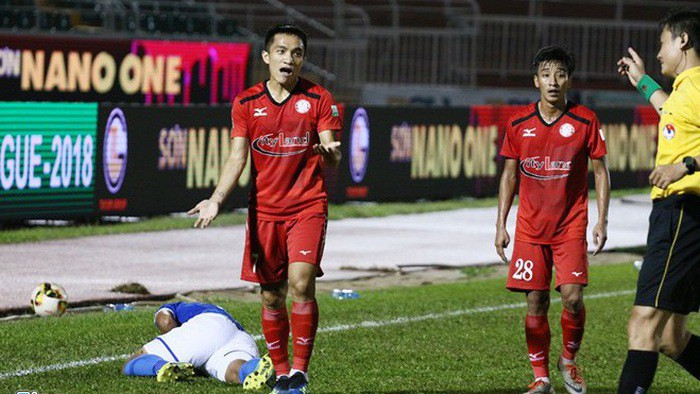 Sầm Ngọc Đức nhận án phạt nặng, nghỉ hết V.League 2018 - Ảnh 3. Sầm Ngọc Đức nhận án phạt nặng, nghỉ hết V.League 2018 - Ảnh 3.