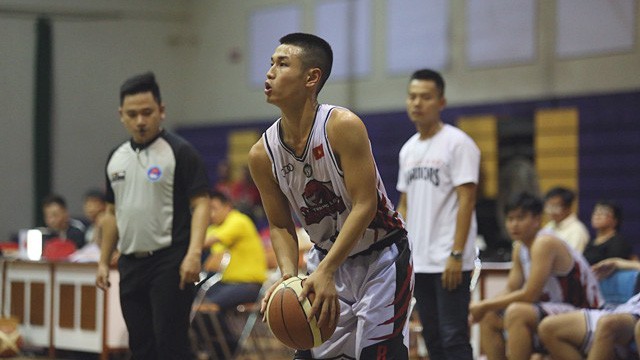 Ném 3 như lên đồng, Quang 8 giúp U.19 Thang Long Warriors thắng nghẹt thở U.19 Hochiminh City Wings