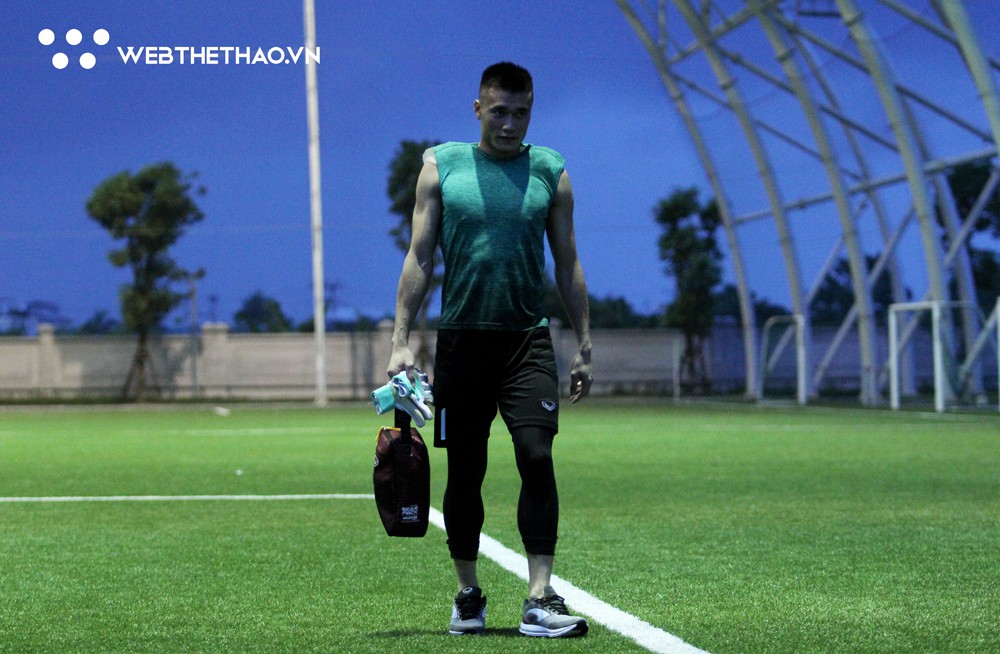 Vì sao thủ môn Bùi Tiến Dũng phải đi AFF Cup 2018? - Ảnh 4. Vì sao thủ môn Bùi Tiến Dũng phải đi AFF Cup 2018? - Ảnh 4.