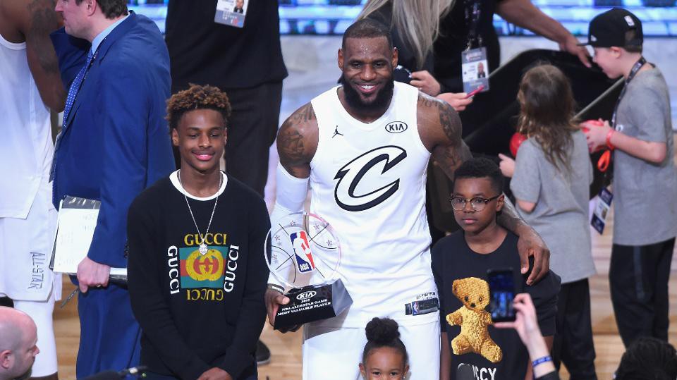 LeBron James hối tiếc vì tên đặt cho con trai