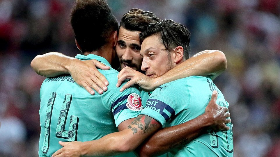 Video: Ozil ghi bàn sau scandal chia tay ĐTQG, Arsenal hủy diệt PSG