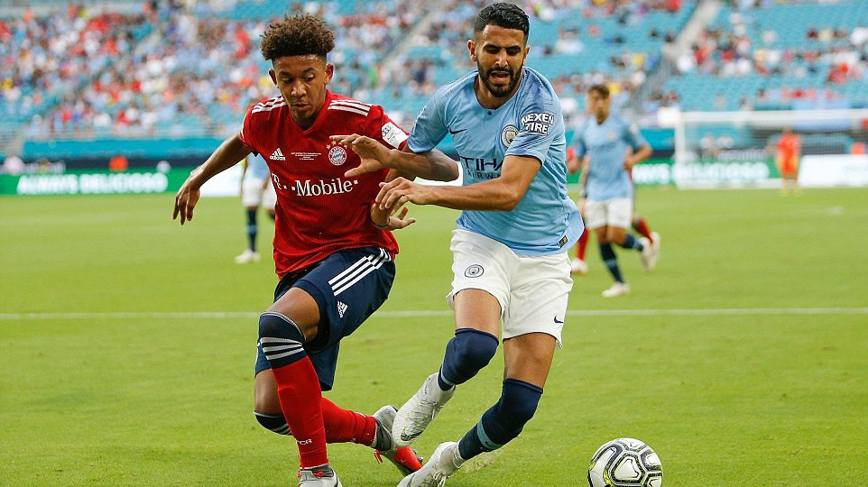 Video: Mahrez chấn thương khi Man City thắng Bayern ở ICC Cup 2018