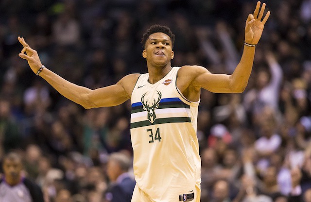 Giannis Antetokounmpo trên đường rời Bucks tới Lakers: Không, không đời nào! - Ảnh 1. Giannis Antetokounmpo trên đường rời Bucks tới Lakers: Không, không đời nào! - Ảnh 1.