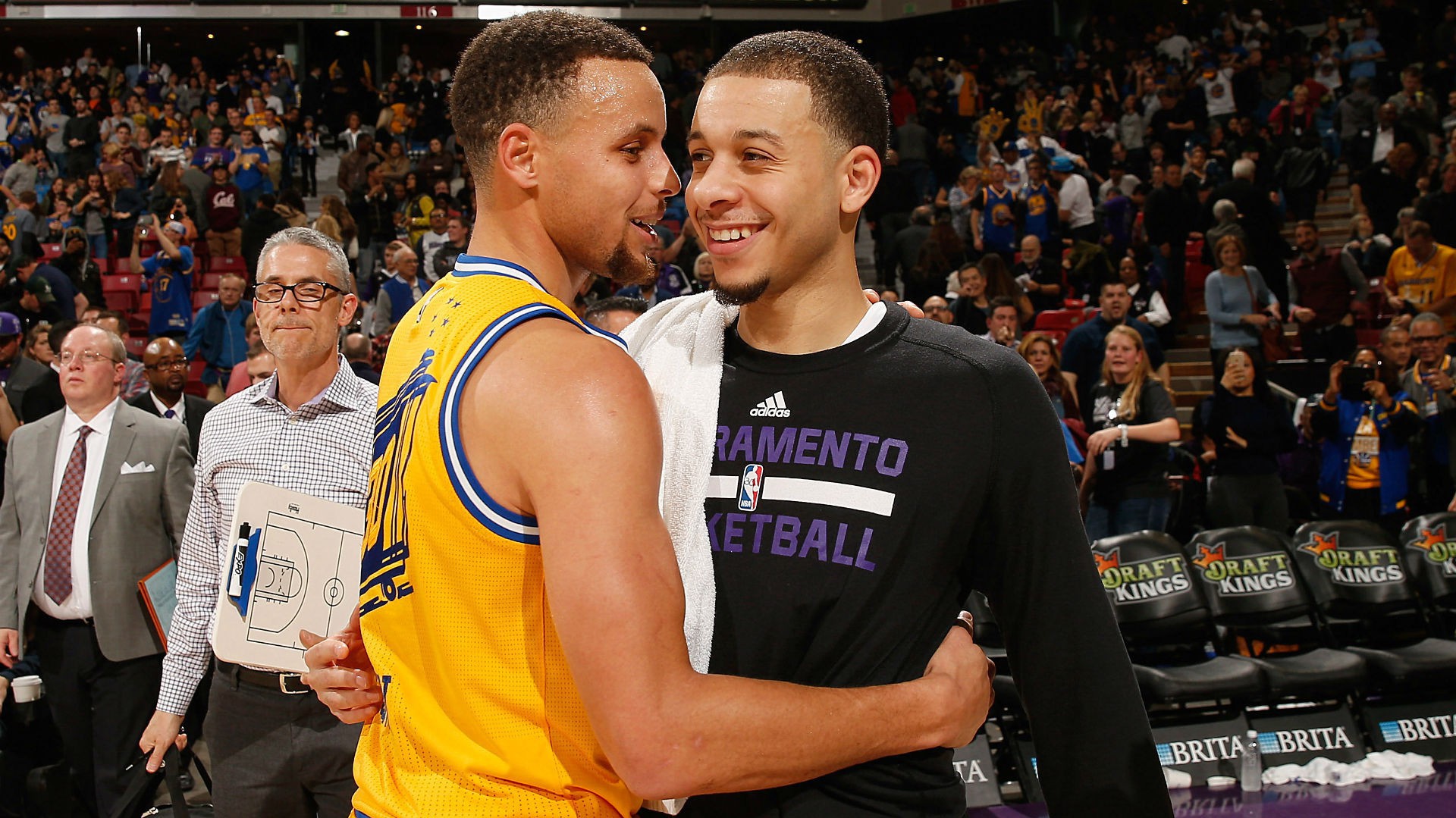 CHÍNH THỨC: Curry đồng ý gia nhập Portland Trail Blazers