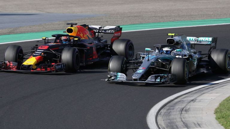 Húc vào hai xe ở Hungarian GP, Valtteri Bottas chỉ bị xử phạt một trường hợp