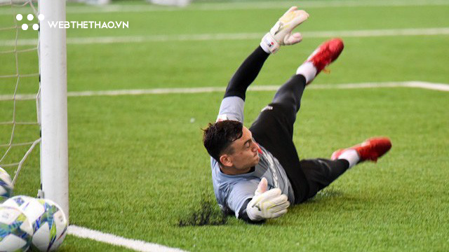 HLV Park Hang Seo: "Văn Lâm là thủ môn số 1 ở V.League hiện tại"