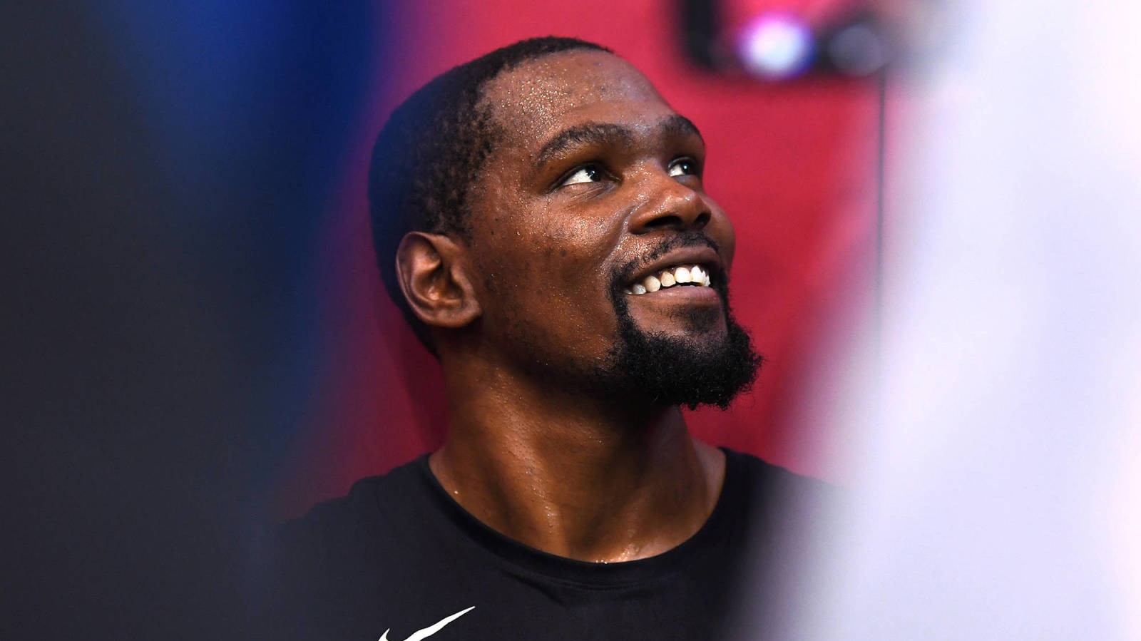 Có một người Kevin Durant cần phải vượt qua trước khi mơ đến việc hạ bệ Michael Jordan
