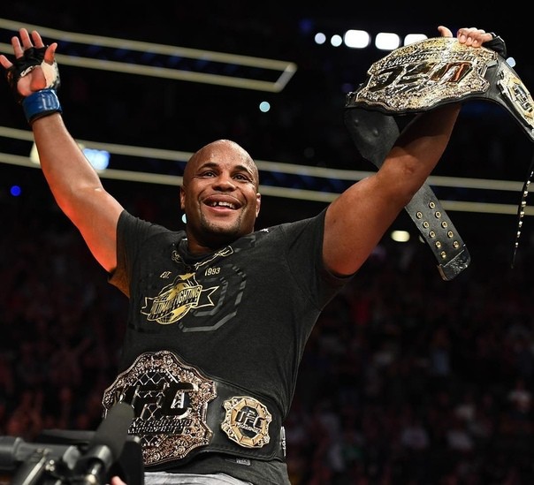 Cormier xác nhận bảo vệ đai Light Heavyweight, điểm danh đối thủ tiềm năng - Ảnh 2. Cormier xác nhận bảo vệ đai Light Heavyweight, điểm danh đối thủ tiềm năng - Ảnh 2.