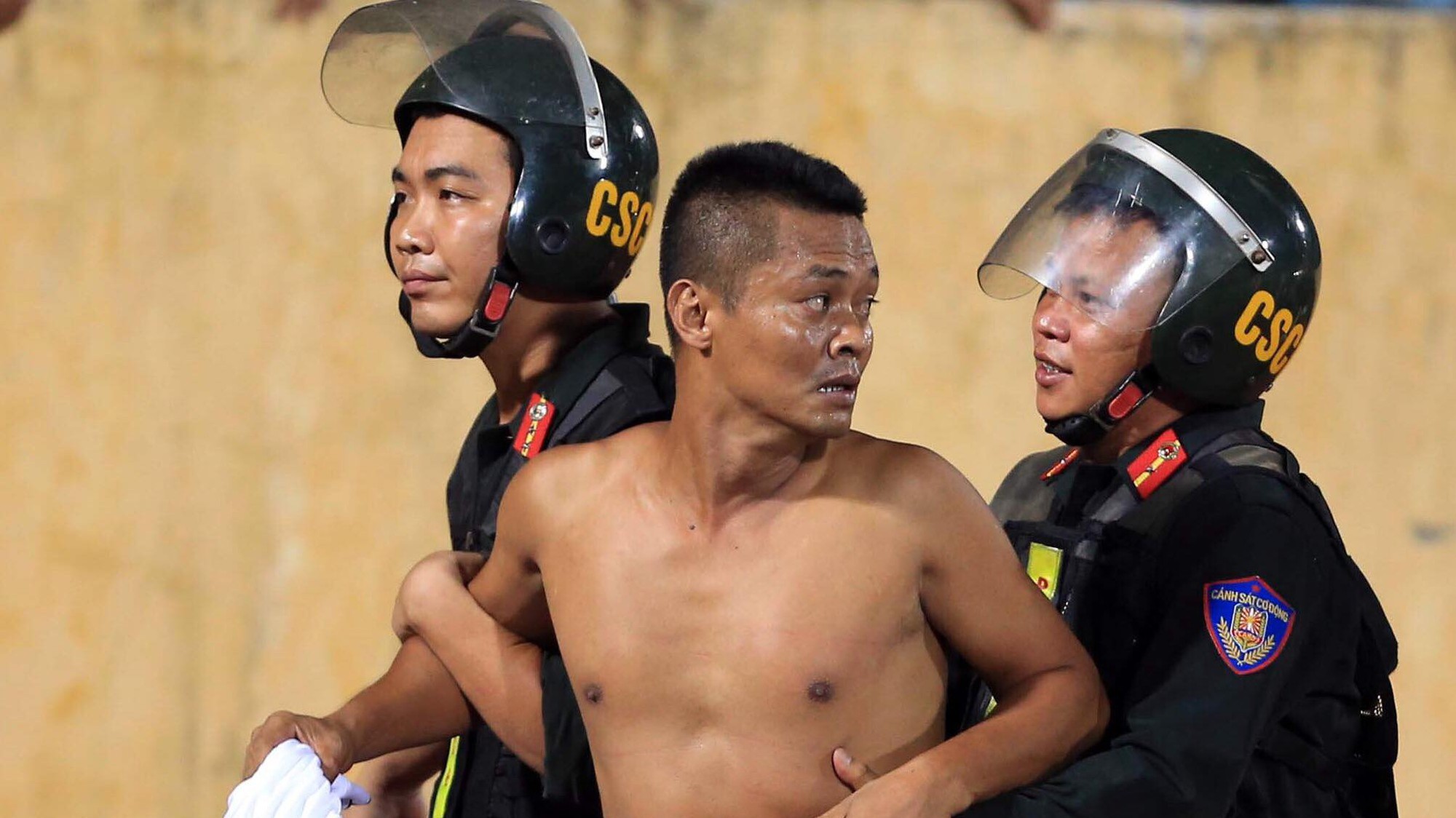 Chủ tịch CLB Nam Định: "Tôi rất buồn vì chuyện CĐV vào sân gây rối"