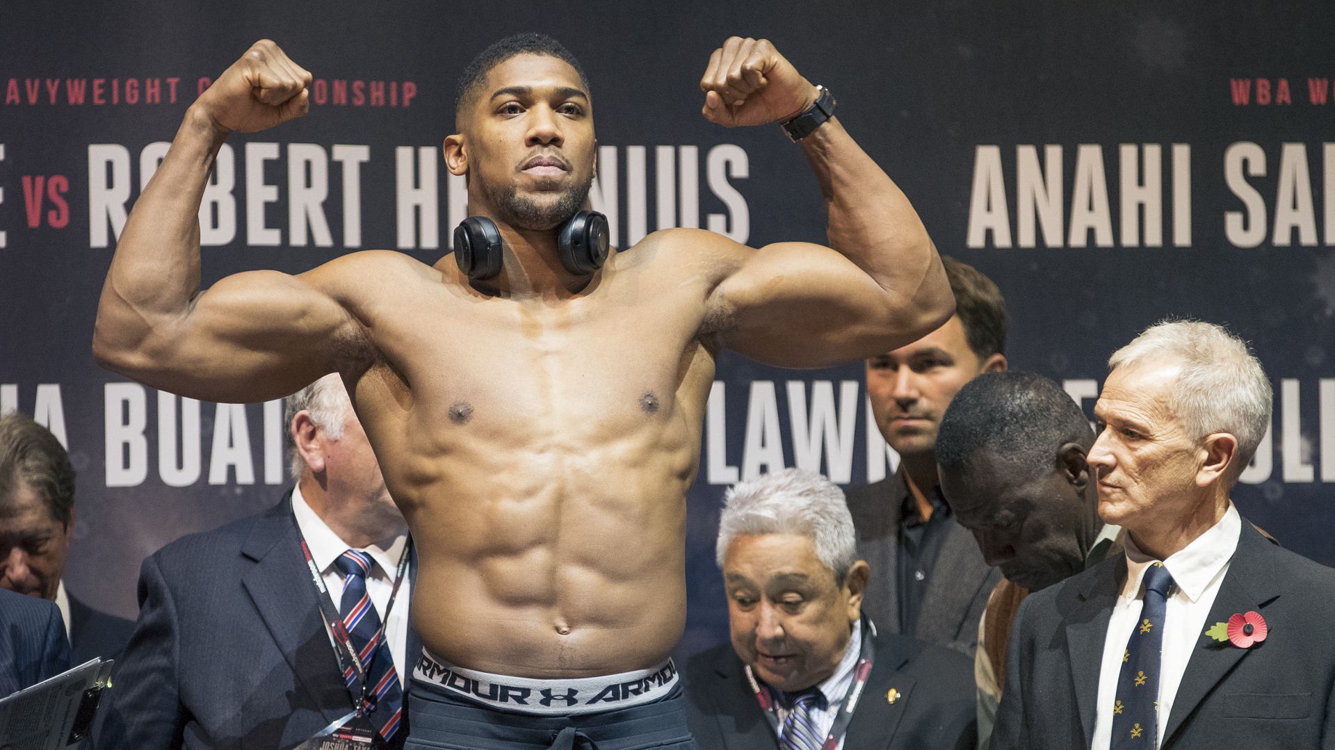 Freddie Roach: Anthony Joshua còn thiếu sót gì trong khi tập luyện?