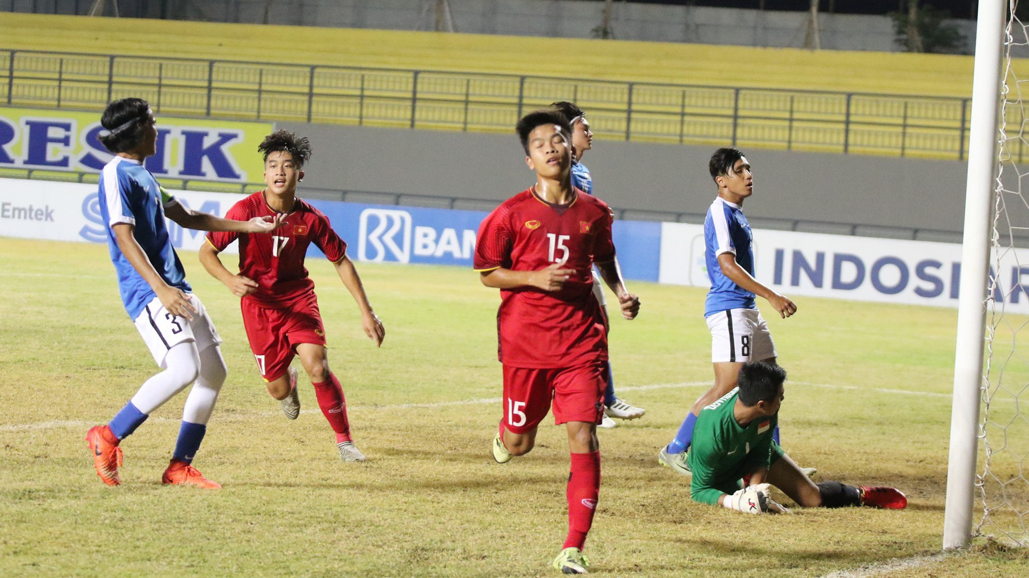 U19 Việt Nam bất lực nhìn Thái Lan, Indonesia vào bán kết U19 ĐNÁ 2018