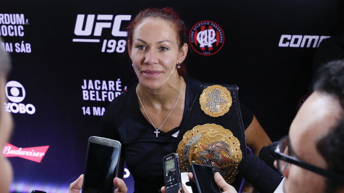 Nữ võ sĩ MMA đáng sợ nhất thế giới Cris Cyborg có thể sẽ rời UFC?