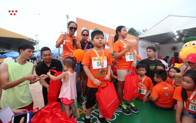 Chùm ảnh: Ronny Dash khởi động hoàn hảo cho Manulife Danang International Marathon 2018 - Ảnh 16.