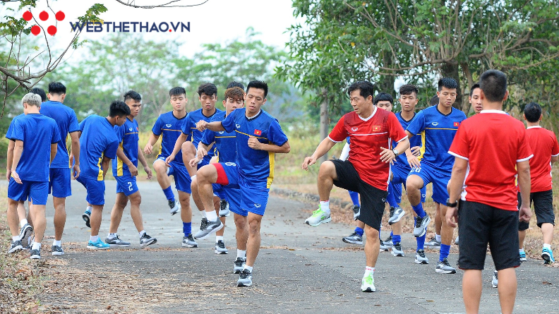 Olympic Việt Nam nghĩ đến phương án tập sân của… học sinh, công nhân