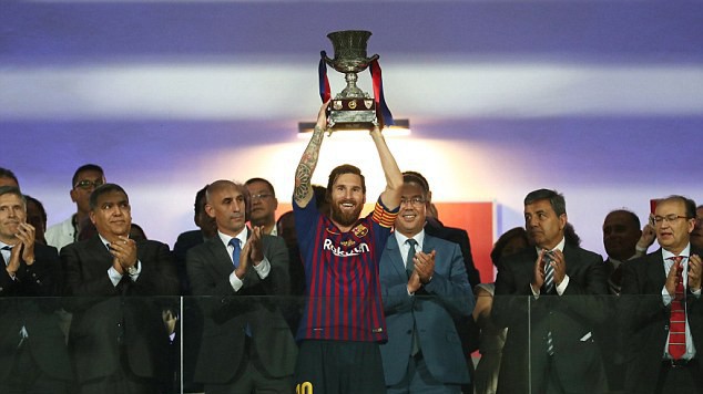 Vô địch Siêu cúp TBN, Messi lập kỷ lục về số danh hiệu giành được cùng Barcelona