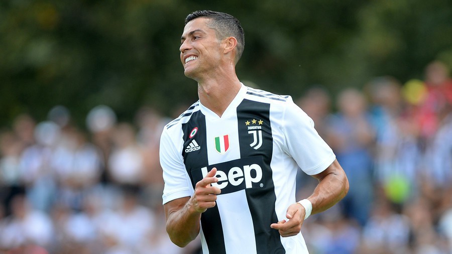 Ronaldo ghi bàn sớm khiến... NHM náo loạn làm trận giao hữu của Juventus hủy giữa chừng