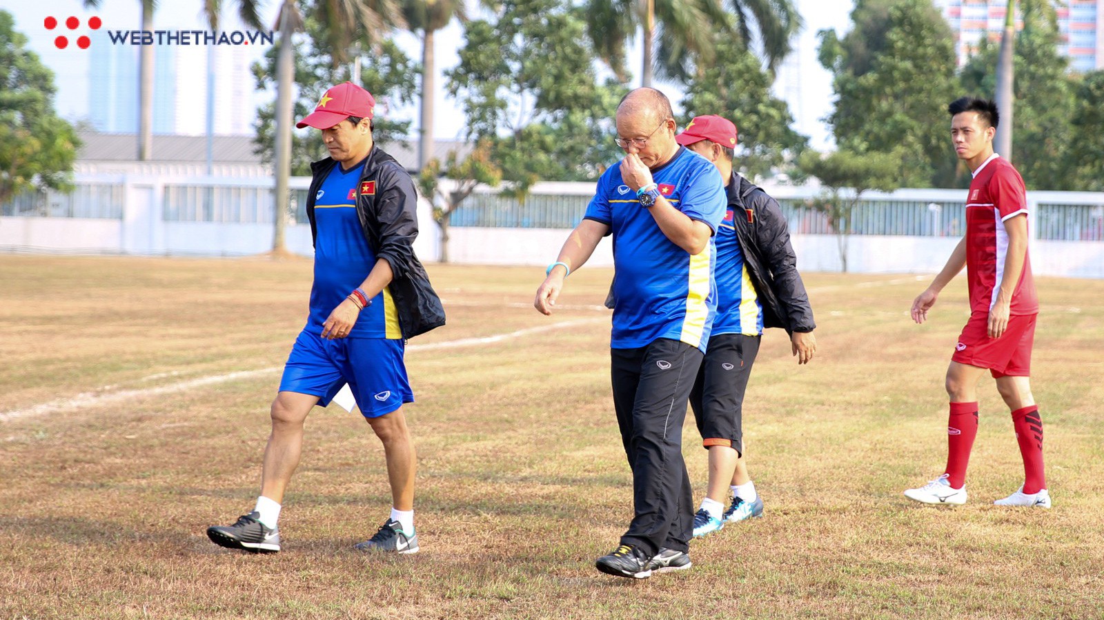 CĐV Olympic Việt Nam – Indonesia "khẩu chiến" về sân tập: Những hiểu lầm tai hại