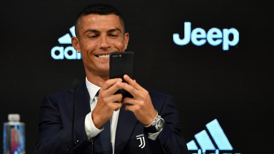 “Cậu bé trốn học” Ronaldo và số phận trái ngược của người bạn thơ ấu (Kỳ 1) - Ảnh 2. “Cậu bé trốn học” Ronaldo và số phận trái ngược của người bạn thơ ấu (Kỳ 1) - Ảnh 2.