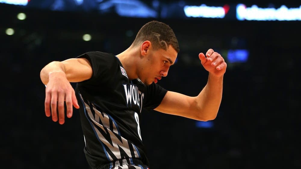 Zach LaVine bị bố đẻ "bắn hạ" không thương tiếc