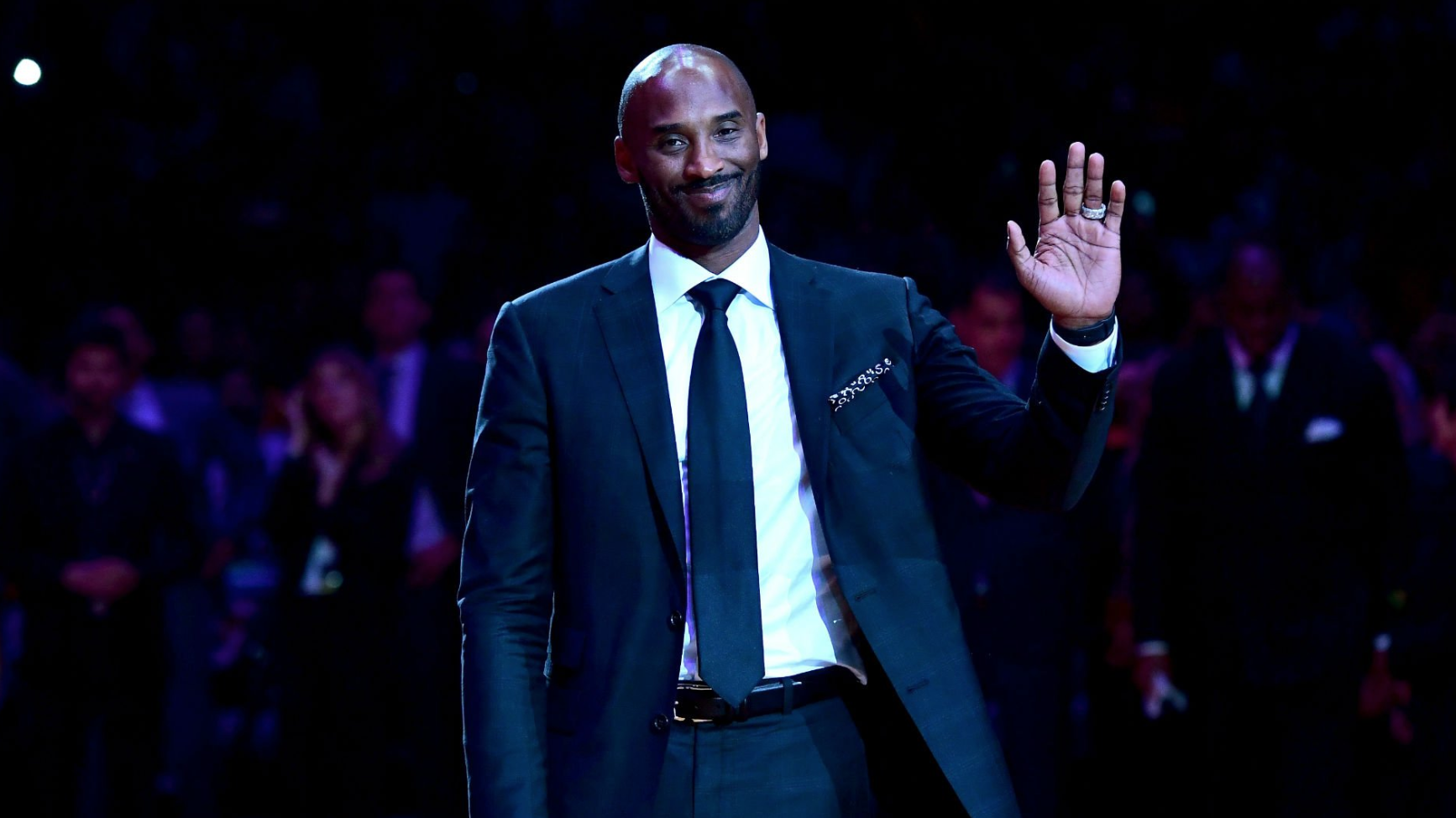 Bỏ túi 4.500 tỷ đồng chỉ trong 4 năm, Kobe Bryant kiếm tiền đỉnh chẳng khác gì đấu bóng rổ
