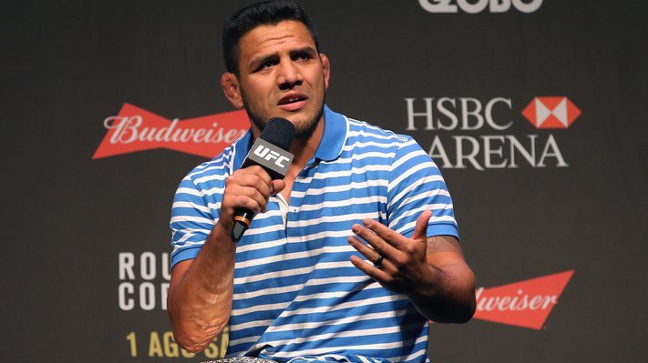 Rafael dos Anjos giải thích lý do từ chối "kèo thơm" với Santiago Ponzinibbio