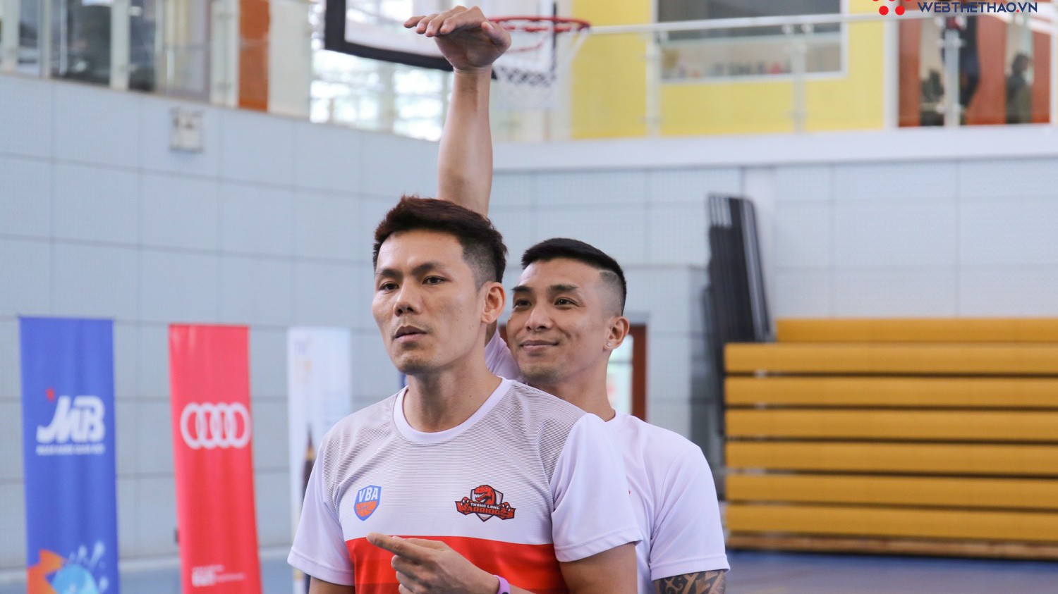 "Troll" Tô Quang Trung, Ngô Tuấn Trung hài hước quậy tưng buổi school visit của Thang Long Warriors tại RMIT