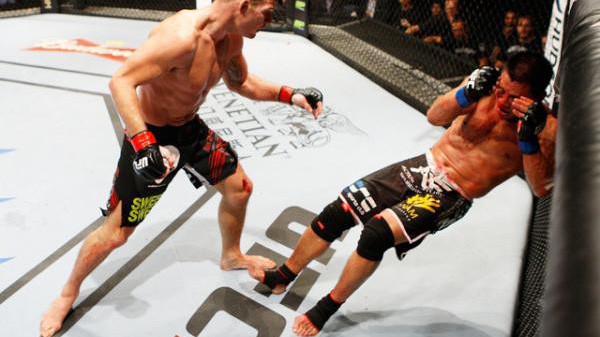 Top 10 cú knockout đã kết thúc sự nghiệp của các võ sĩ UFC (Phần 1)