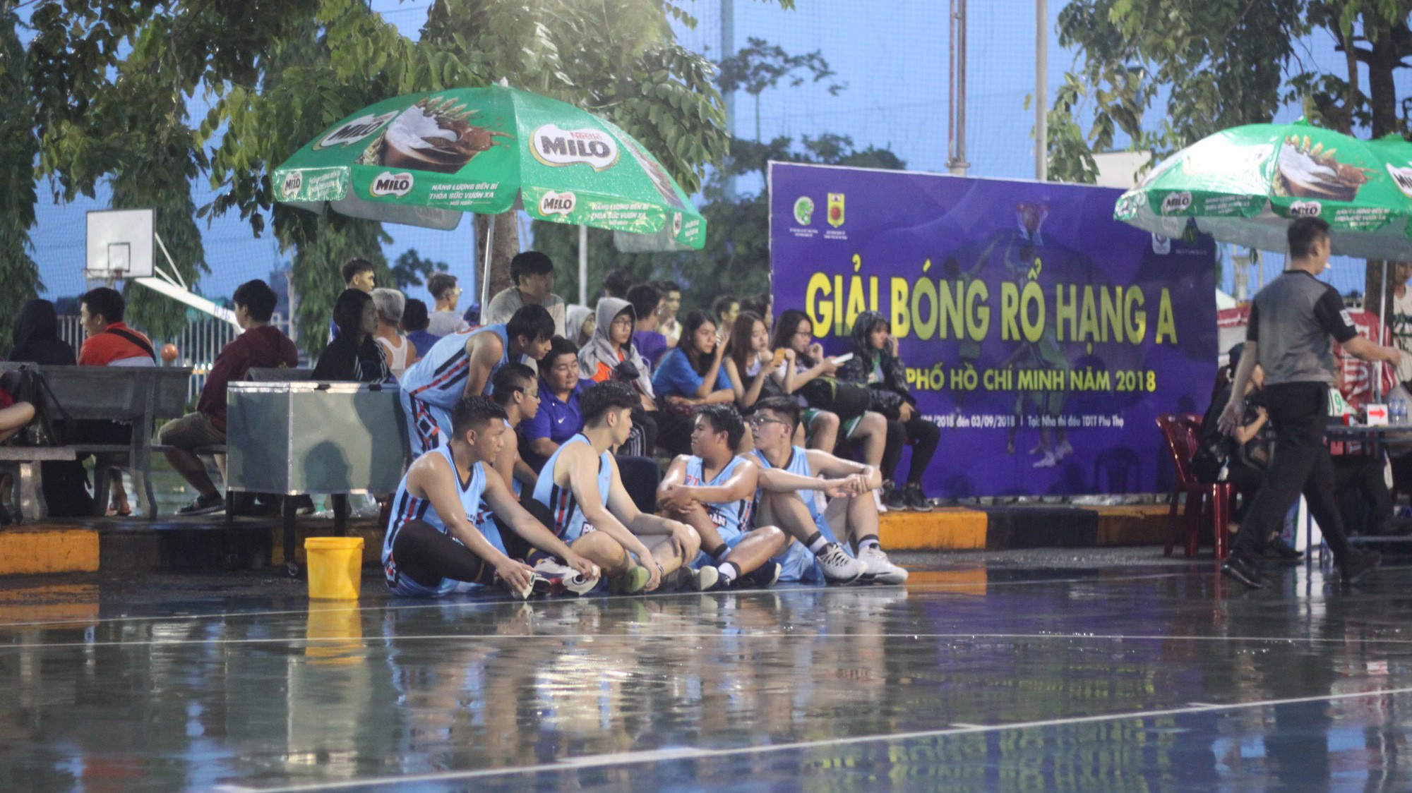 Khai mạc Giải bóng rổ hạng A TPHCM 2018: Thủy chiến!