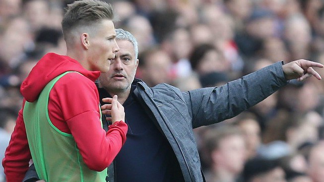 Tại sao HLV Mourinho chưa bơm “dòng máu trẻ” vào đội hình Man Utd mùa này?