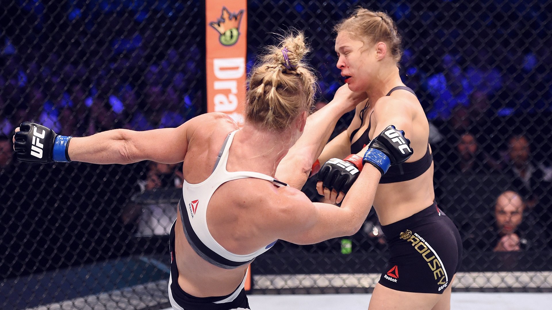 Top 10 cú knockout đã kết thúc sự nghiệp của các võ sĩ UFC (Phần 2)