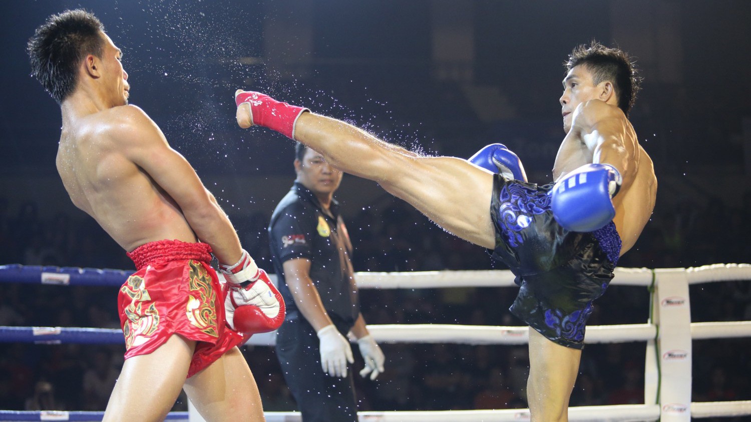 Muay Thai Fight Night 2018: Nguyễn Trần Duy Nhất thắng thuyết phục võ sĩ Thái Lan
