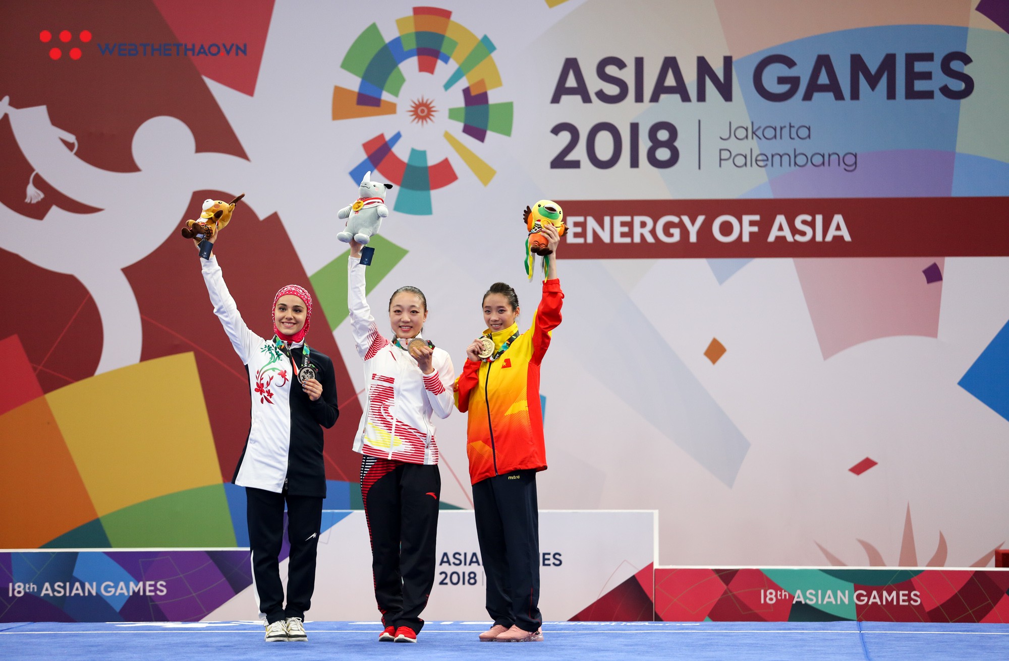 Dương Thuý Vi chỉ giành HCĐ Wushu: Em không nghĩ mình thua Iran - Ảnh 2. Dương Thuý Vi chỉ giành HCĐ Wushu: Em không nghĩ mình thua Iran - Ảnh 2.