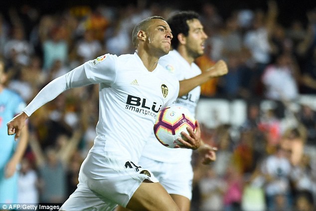 Rodrigo thăng hoa, Real Madrid tái mặt vì bị Valencia hét giá chuyển nhượng trên trời - Ảnh 5. Rodrigo thăng hoa, Real Madrid tái mặt vì bị Valencia hét giá chuyển nhượng trên trời - Ảnh 5.
