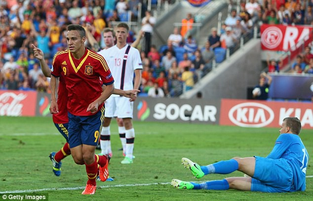 Rodrigo thăng hoa, Real Madrid tái mặt vì bị Valencia hét giá chuyển nhượng trên trời - Ảnh 3. Rodrigo thăng hoa, Real Madrid tái mặt vì bị Valencia hét giá chuyển nhượng trên trời - Ảnh 3.