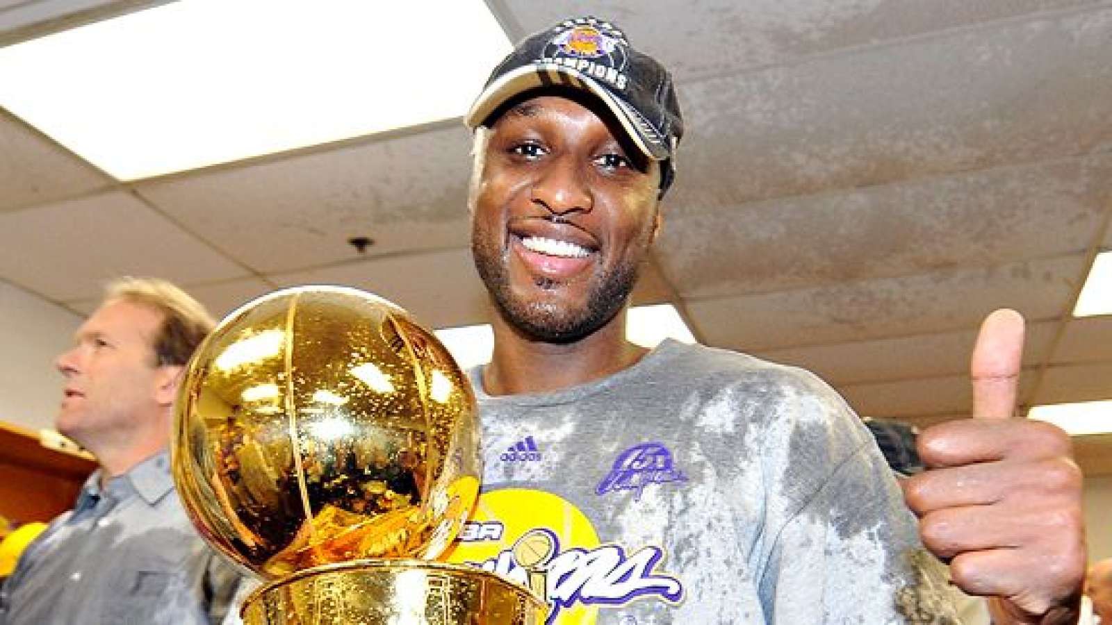 LaMar Odom: Còn bước đi đã là điều kỳ diệu với tôi - Ảnh 3. LaMar Odom: Còn bước đi đã là điều kỳ diệu với tôi - Ảnh 3.