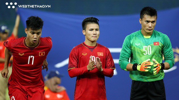 Bùi Tiến Dũng trở thành “thủ môn quốc dân” nhờ các đội bóng Tây Á