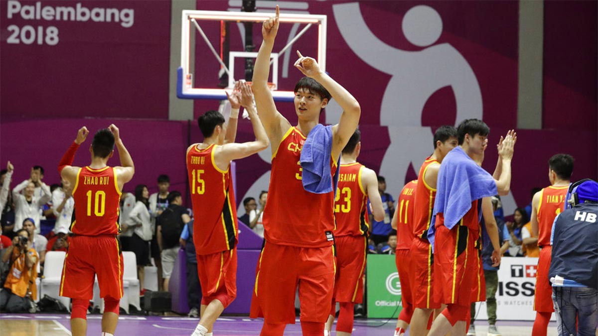 Bóng rổ ASIAD 23/8: Không cần Zhou Qi, cầu thủ NBA khác vẫn giúp Trung Quốc dễ dàng nhất bảng - Ảnh 1. Bóng rổ ASIAD 23/8: Không cần Zhou Qi, cầu thủ NBA khác vẫn giúp Trung Quốc dễ dàng nhất bảng - Ảnh 1.