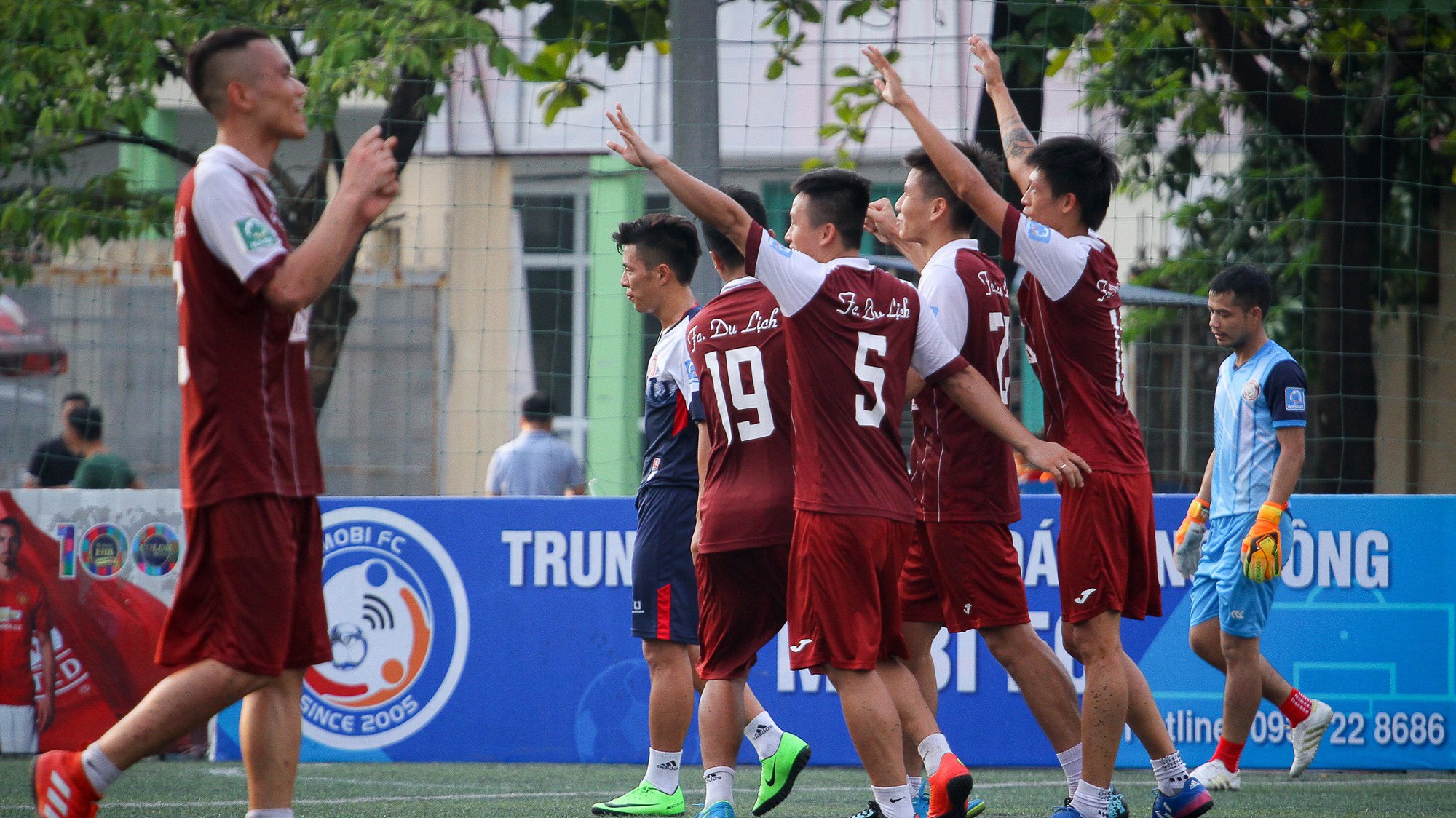 Du Lịch và Tuấn Sơn lên hạng: "Chất Trà"…