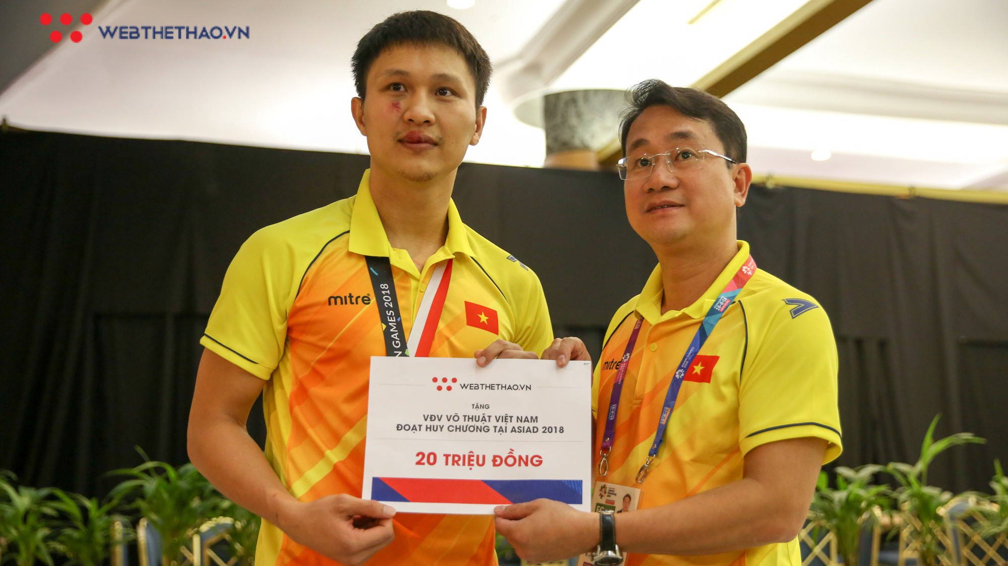 Webthethao.vn thưởng nóng Nguyễn Minh Phụng và các võ sĩ VN giành huy chương ASIAD 2018